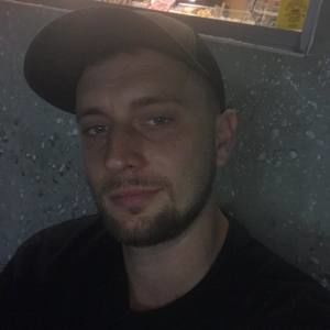 Meet your Posher, Dustin